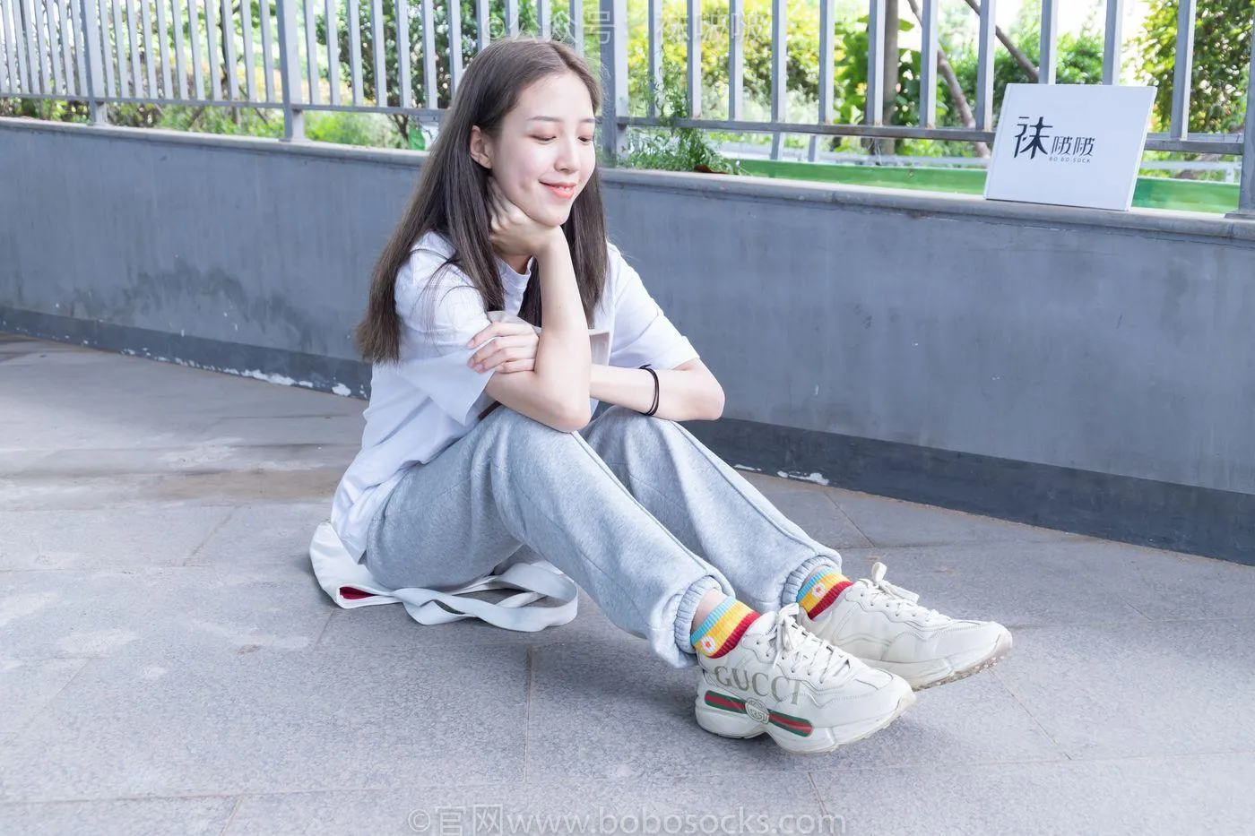 [BoBoSocks袜啵啵]NO.012 泡芙-运动鞋、白棉袜、裸足 [132P]插图4